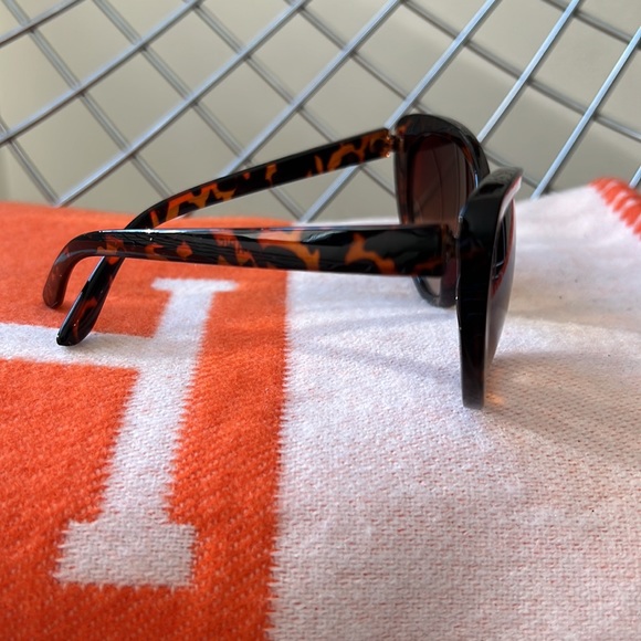 Tortoiseshell Sadie Atelier Sunglasses New - Picture 2 of 5